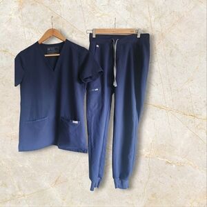 FIGS Women's Casma Navy Scrub Top and Zamora Jogger Set XS